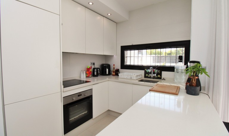 Herverkoop - Villa -
Villamartin