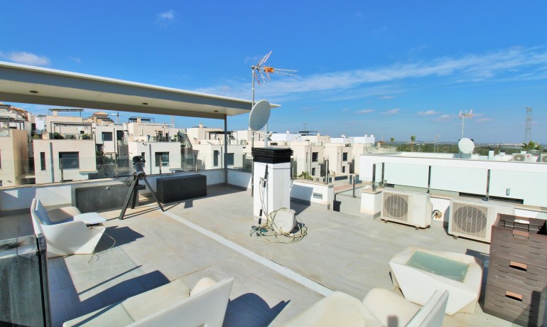 Herverkoop - Villa -
Villamartin