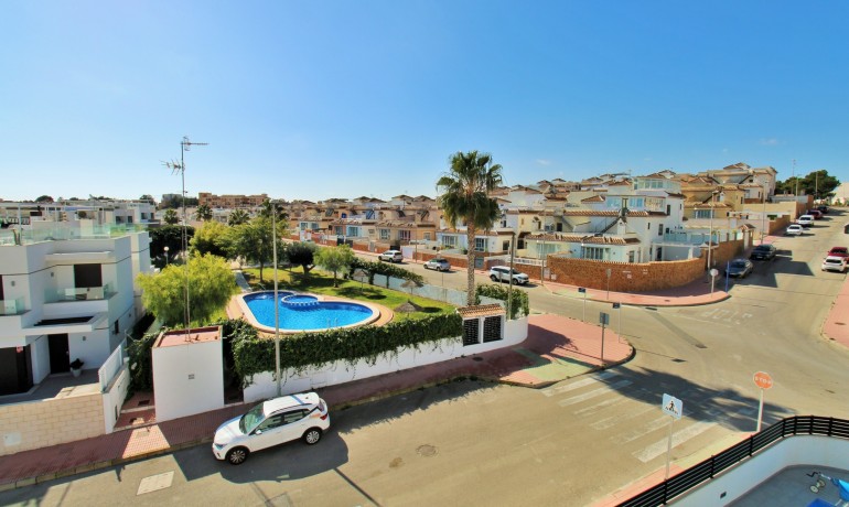 Herverkoop - Villa -
Villamartin