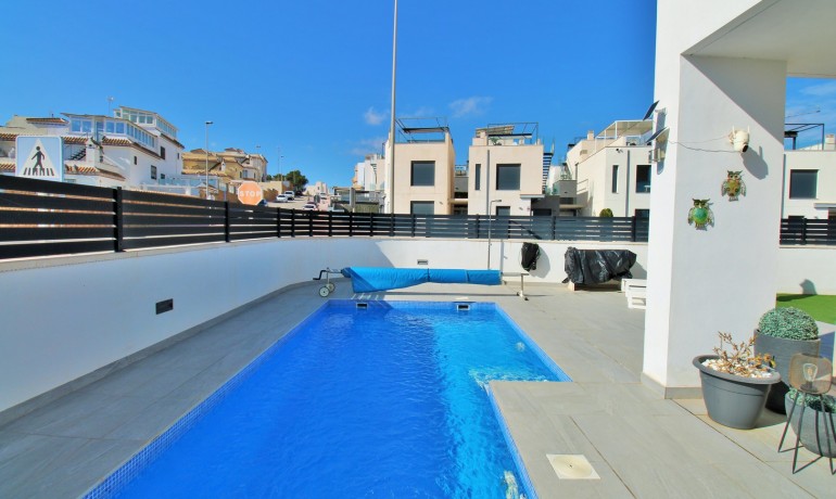 Herverkoop - Villa -
Villamartin