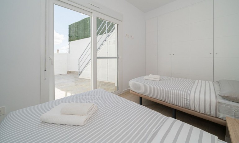 Sale - Villa -
Avileses