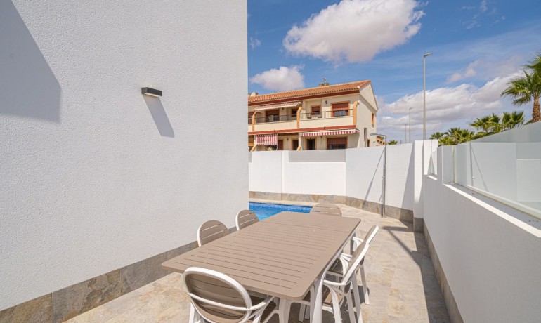 Sale - Villa -
Avileses