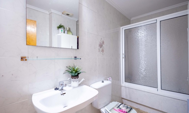 Venta - Apartamento / piso -
Torrevieja Centro - Torrevieja