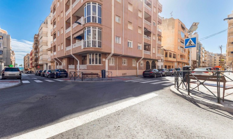 Herverkoop - Appartement / Flat -
Torrevieja* - Torrevieja