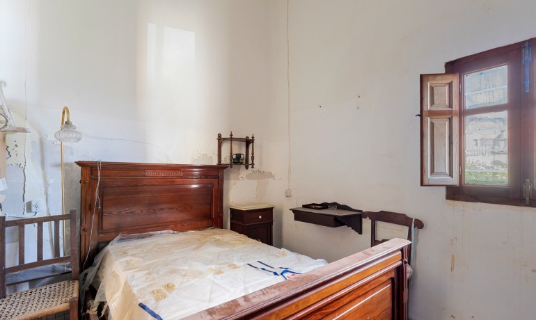 Venta - Finca -
Orihuela