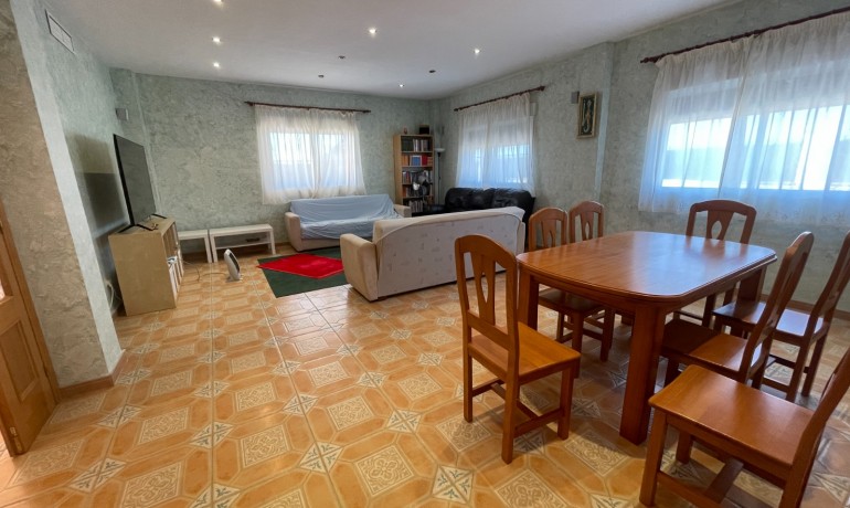 Herverkoop - Villa -
Albatera