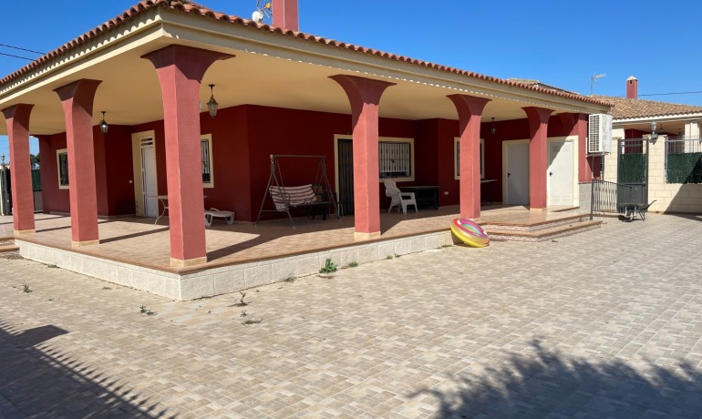 Herverkoop - Villa -
Albatera