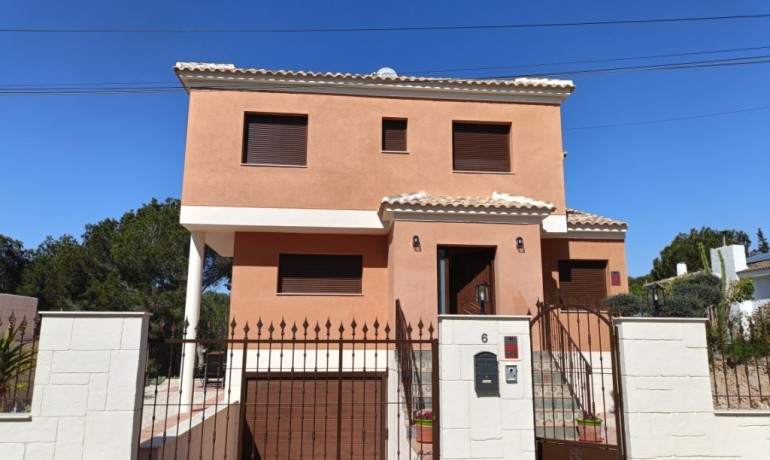 Sale - Villa -
Pinar de Campoverde