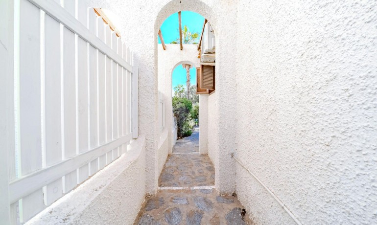 Herverkoop - Villa -
Orihuela Costa* - Playa Flamenca