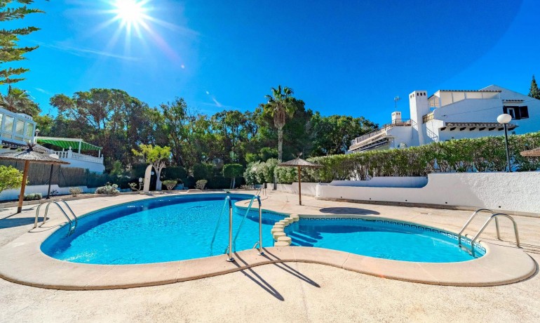 Herverkoop - Villa -
Orihuela Costa* - Playa Flamenca