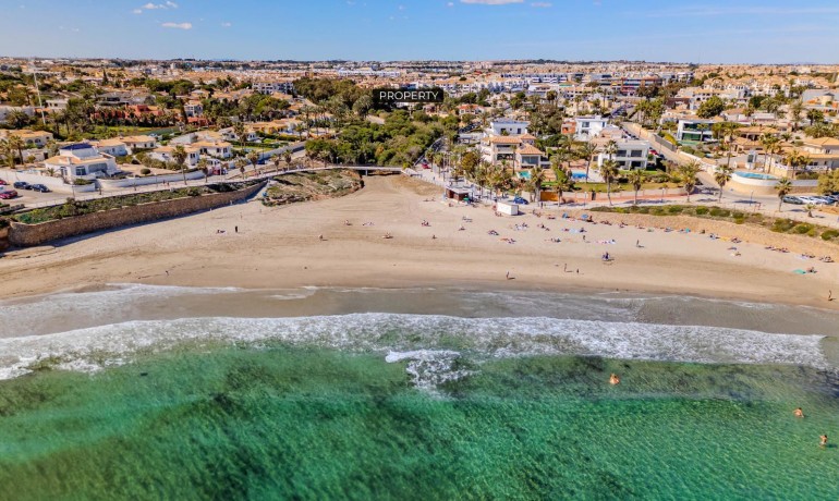 Herverkoop - Villa -
Orihuela Costa* - Playa Flamenca
