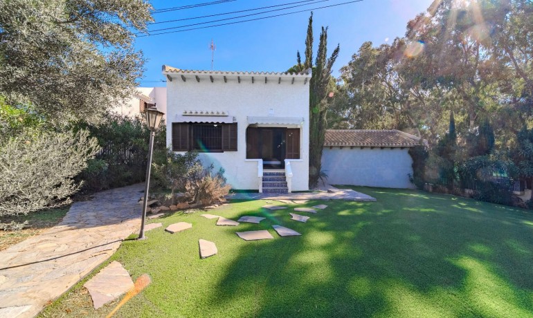 Herverkoop - Villa -
Orihuela Costa* - Playa Flamenca