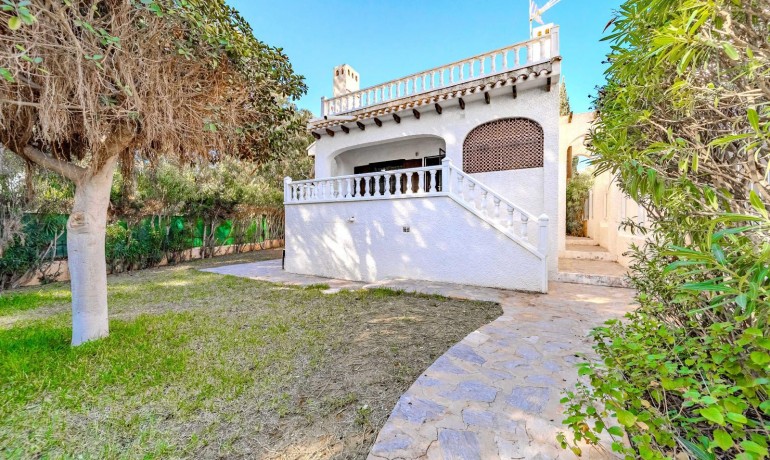 Herverkoop - Villa -
Orihuela Costa* - Playa Flamenca