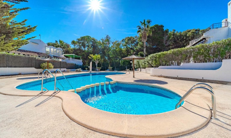 Herverkoop - Villa -
Orihuela Costa* - Playa Flamenca