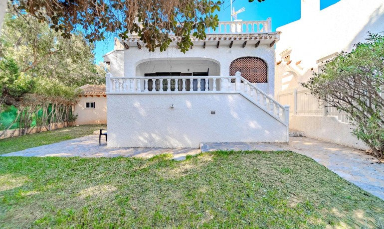 Herverkoop - Villa -
Orihuela Costa* - Playa Flamenca