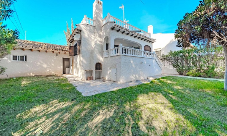 Herverkoop - Villa -
Orihuela Costa* - Playa Flamenca