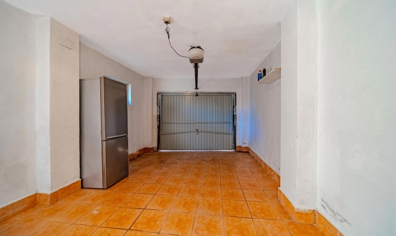 Herverkoop - Villa -
Orihuela Costa* - Playa Flamenca