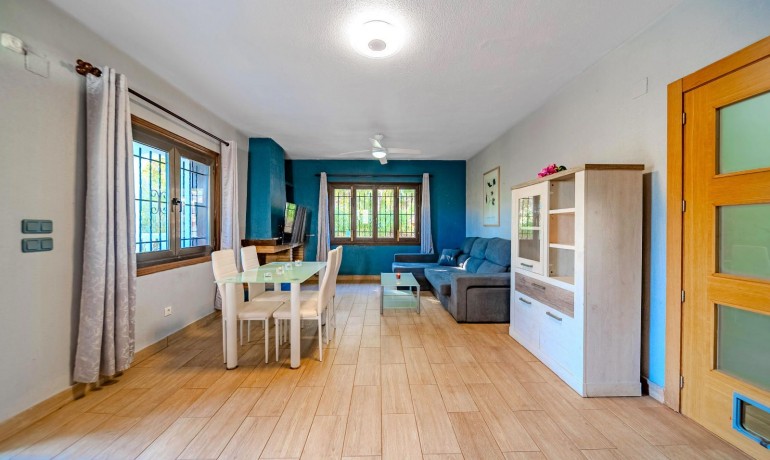 Herverkoop - Villa -
Orihuela Costa* - Playa Flamenca