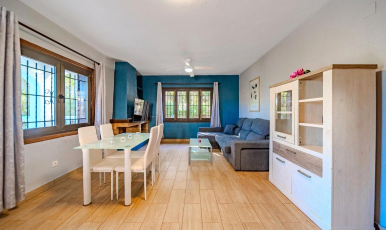 Herverkoop - Villa -
Orihuela Costa* - Playa Flamenca