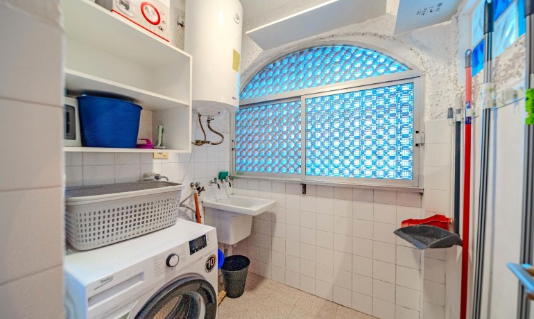 Herverkoop - Villa -
Orihuela Costa* - Playa Flamenca