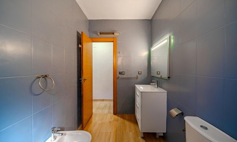 Herverkoop - Villa -
Orihuela Costa* - Playa Flamenca