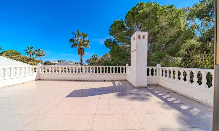 Herverkoop - Villa -
Orihuela Costa* - Playa Flamenca