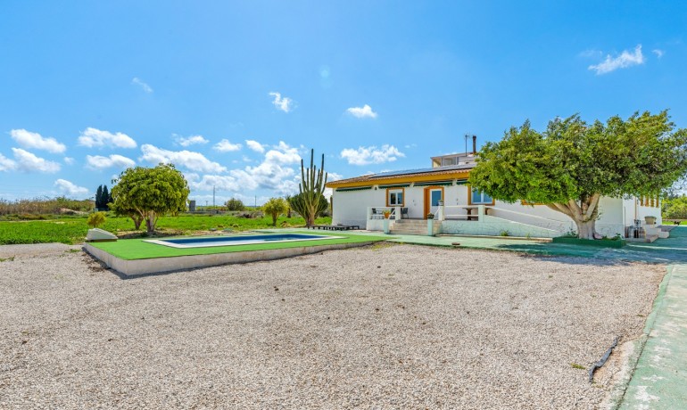 Venta - Villa -
Los Montesinos