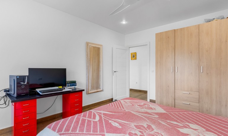 Venta - Villa -
Los Montesinos