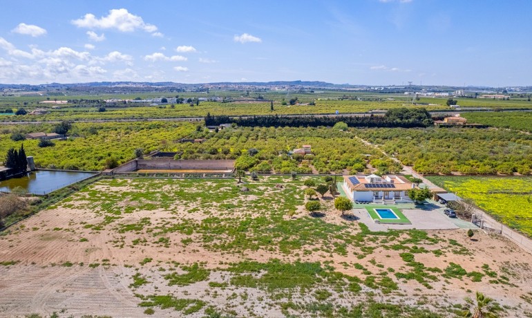 Venta - Villa -
Los Montesinos