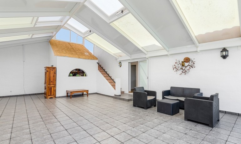 Venta - Villa -
Los Montesinos