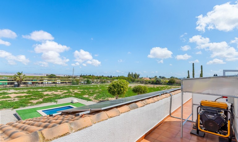 Venta - Villa -
Los Montesinos