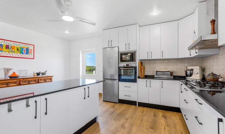 Venta - Villa -
Los Montesinos