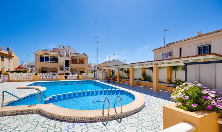 Sale - Apartment / Flat -
Torrevieja* - Torrevieja