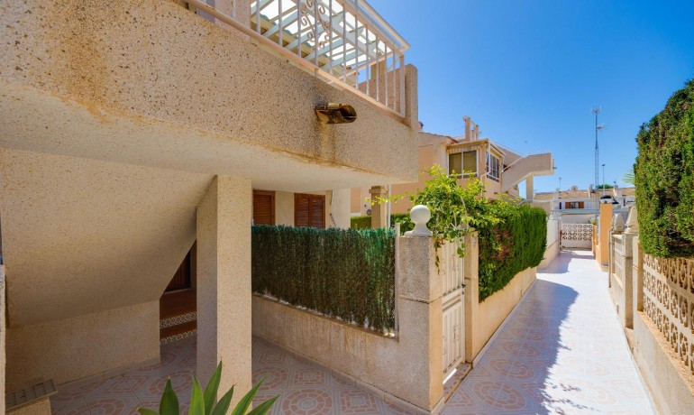 Sale - Apartment / Flat -
Torrevieja* - Torrevieja