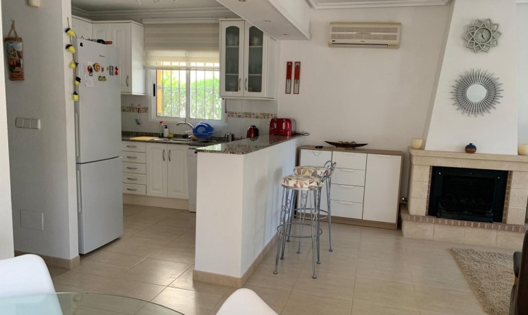 Herverkoop - Villa -
Guardamar del Segura* - Guardamar - El Raso