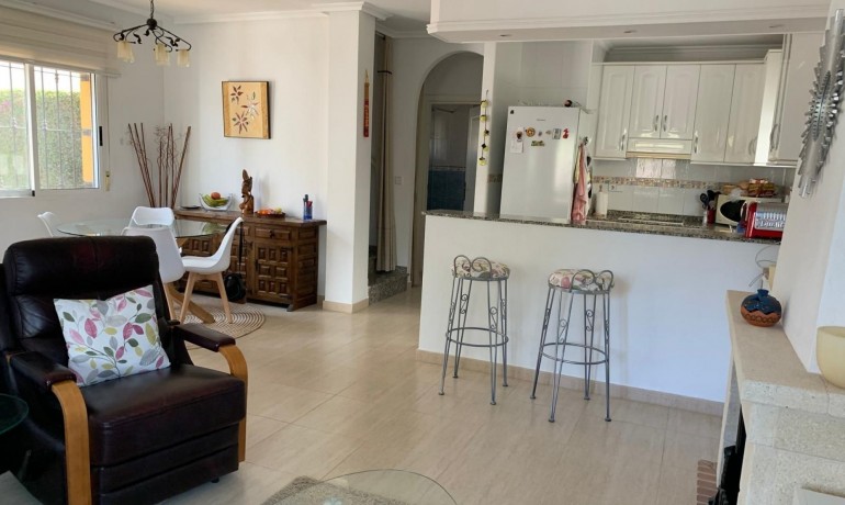 Herverkoop - Villa -
Guardamar del Segura* - Guardamar - El Raso