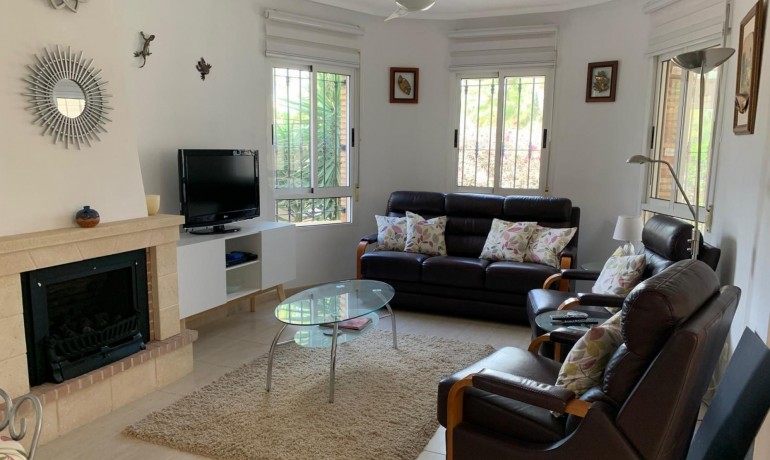 Herverkoop - Villa -
Guardamar del Segura* - Guardamar - El Raso