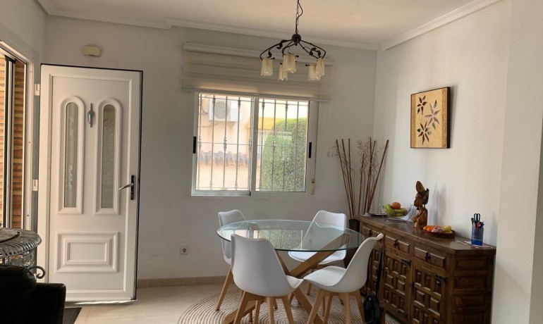 Herverkoop - Villa -
Guardamar del Segura* - Guardamar - El Raso