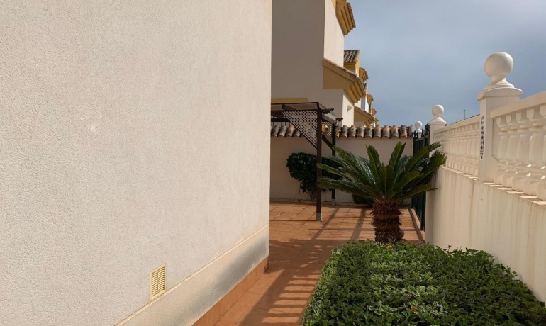 Herverkoop - Villa -
Guardamar del Segura* - Guardamar - El Raso