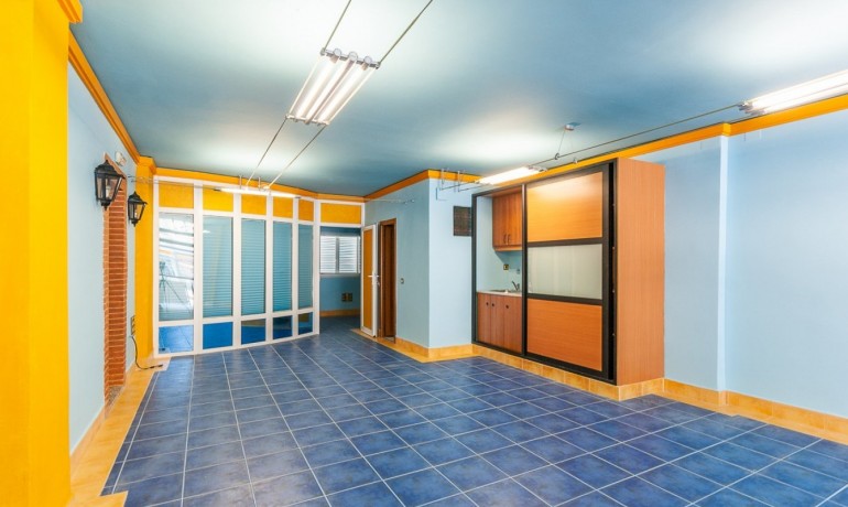 Herverkoop - Reclame -
Orihuela Costa* - La Regia