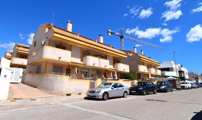 Herverkoop - Huis -
Orihuela Costa* - Playa Flamenca