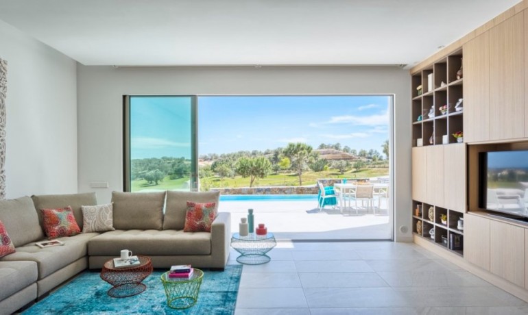 Herverkoop - Villa -
Orihuela Costa* - Las Colinas Golf