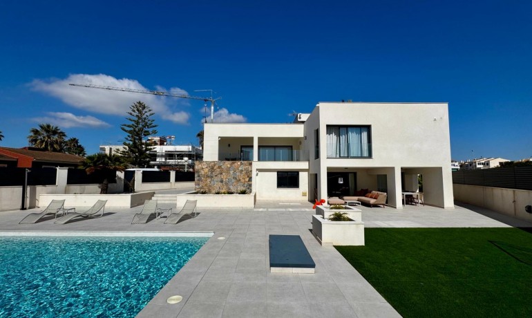 Herverkoop - Villa -
Torrevieja* - La Veleta