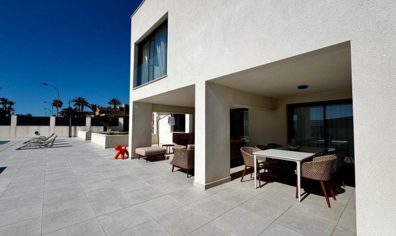 Herverkoop - Villa -
Torrevieja* - La Veleta