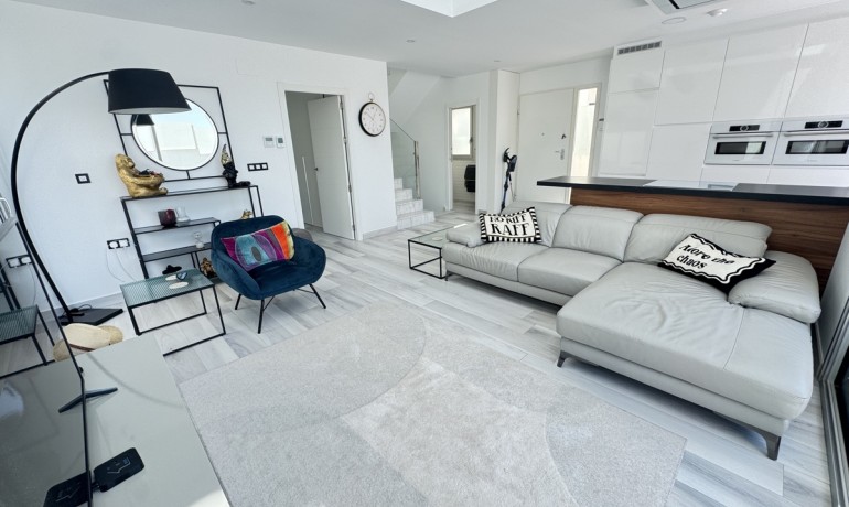 Venta - Villa -
Lomas de Cabo Roig