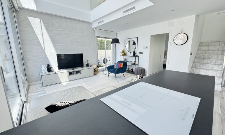 Venta - Villa -
Lomas de Cabo Roig