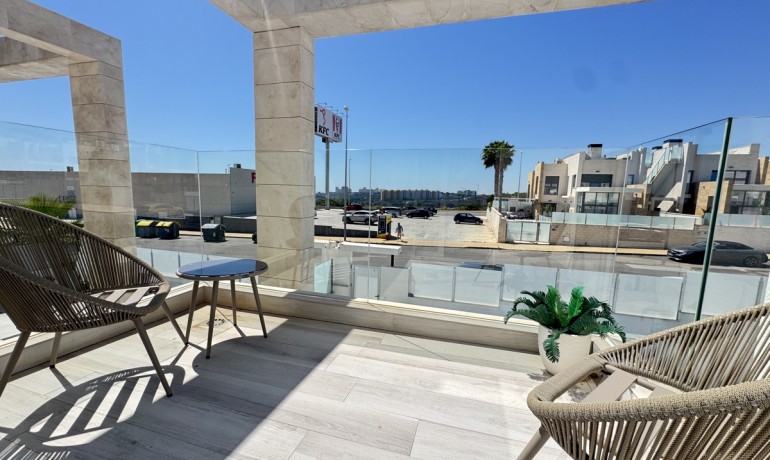 Venta - Villa -
Lomas de Cabo Roig