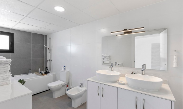 Herverkoop - Villa -
Macisvenda