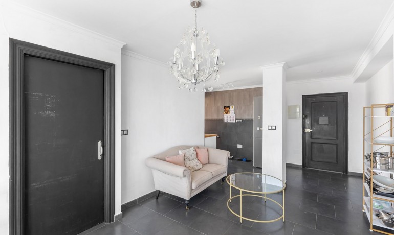 Sale - Apartment / Flat -
Daya Nueva