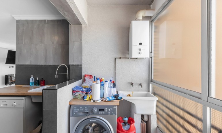 Sale - Apartment / Flat -
Daya Nueva